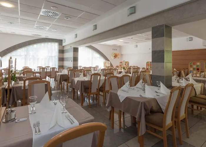 ホテル Panorama Balatongyörök